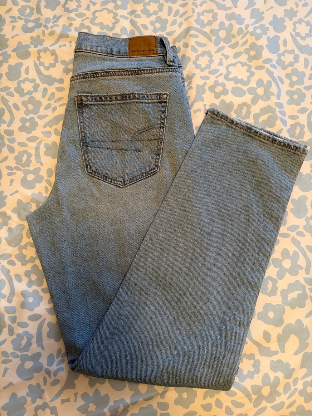 American Eagle Outfitters Light Blue Straight Leg Women’s Jeans